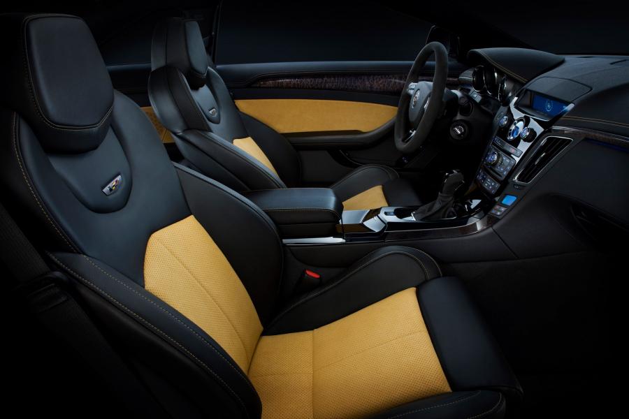  Cadillac CTS-V Coupe Black Diamond Edition 2011 года  (фото 9 из 19)